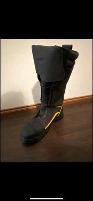 blundstone mining boots